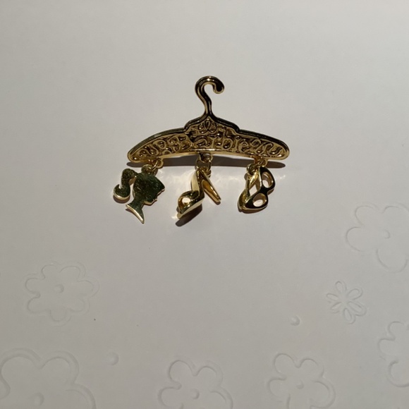 Vintage Avon Barbie Pin - Picture 3 of 4
